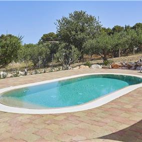 4 bedroom villa with pool, Castellammare del Golfo, sleeps 8-9